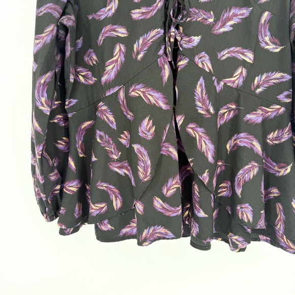 Lane Bryant Feather Print Lace Up Peplum Blouse Size 20 - Picture 3 of 7